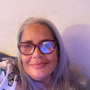 Meet your Posher, Iris